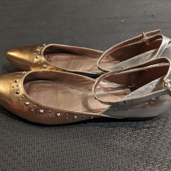 G by Guess Flats - Picture 2 of 2